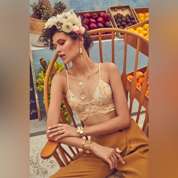 Wanderlust + Co, 18K Gold & Ivory Lilia Earrings, $89 Retail - Picture 4 of 12